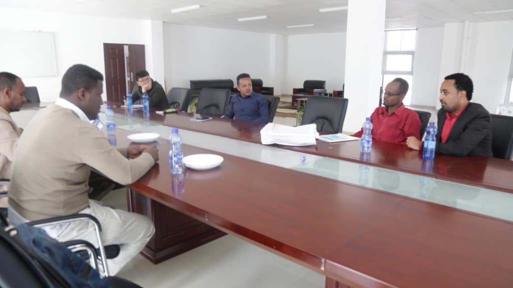 Agency delegation visits company